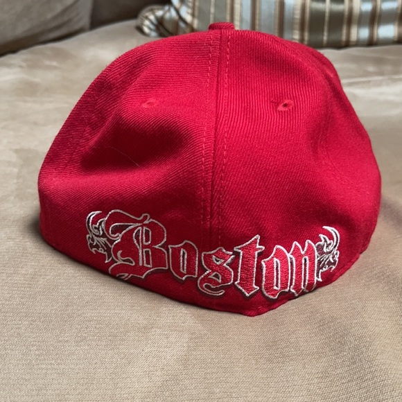 New Era Boston Red Fitted Cap size 7 3/8 - Picture 2 of 3